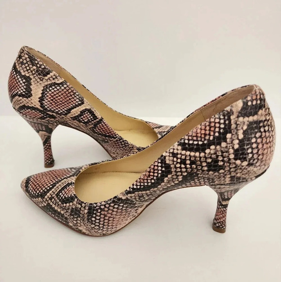 Vince Camuto Women Pointed Toe Slip On Snake Embossed Leather High Heels, sz 8.5 - Picture 9 of 16